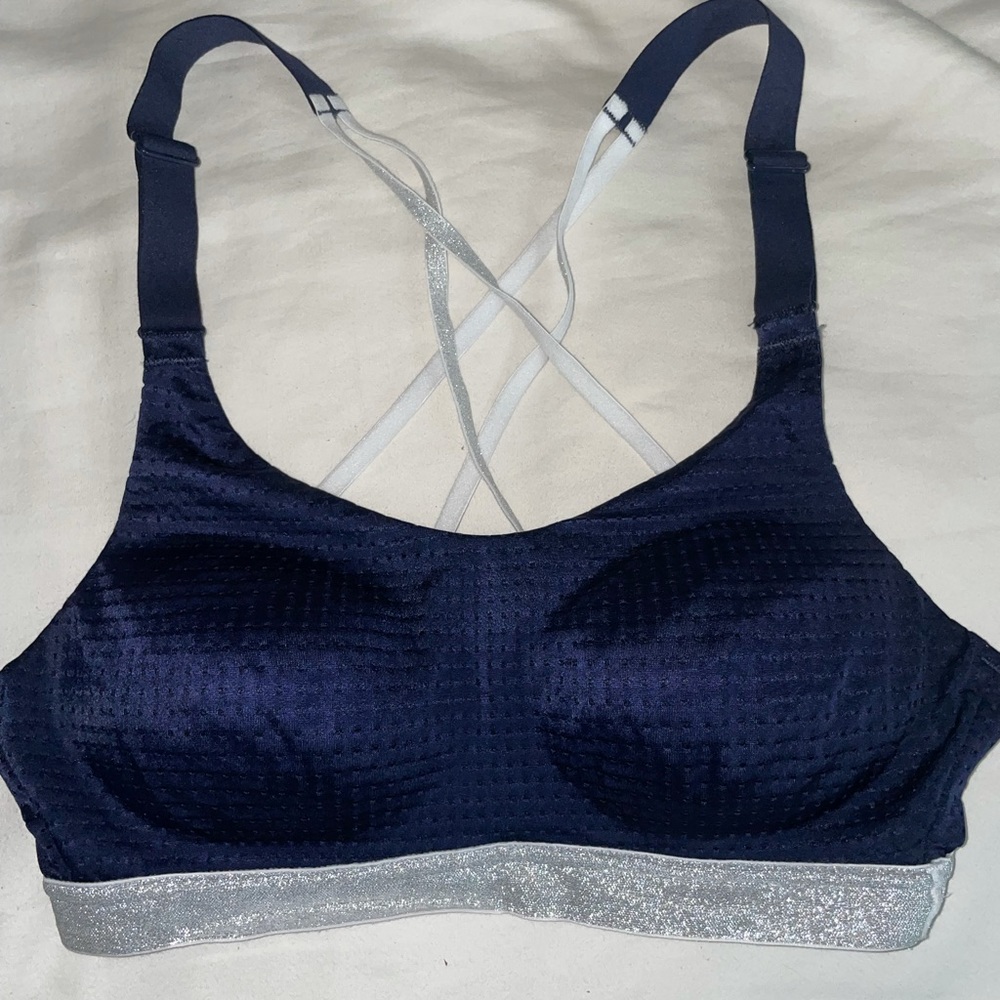 Victoria’s Secret “Victoria’s Sport” sports bra